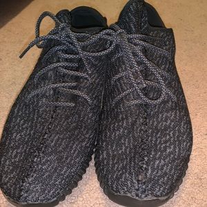 Yeezy pirate black size 10